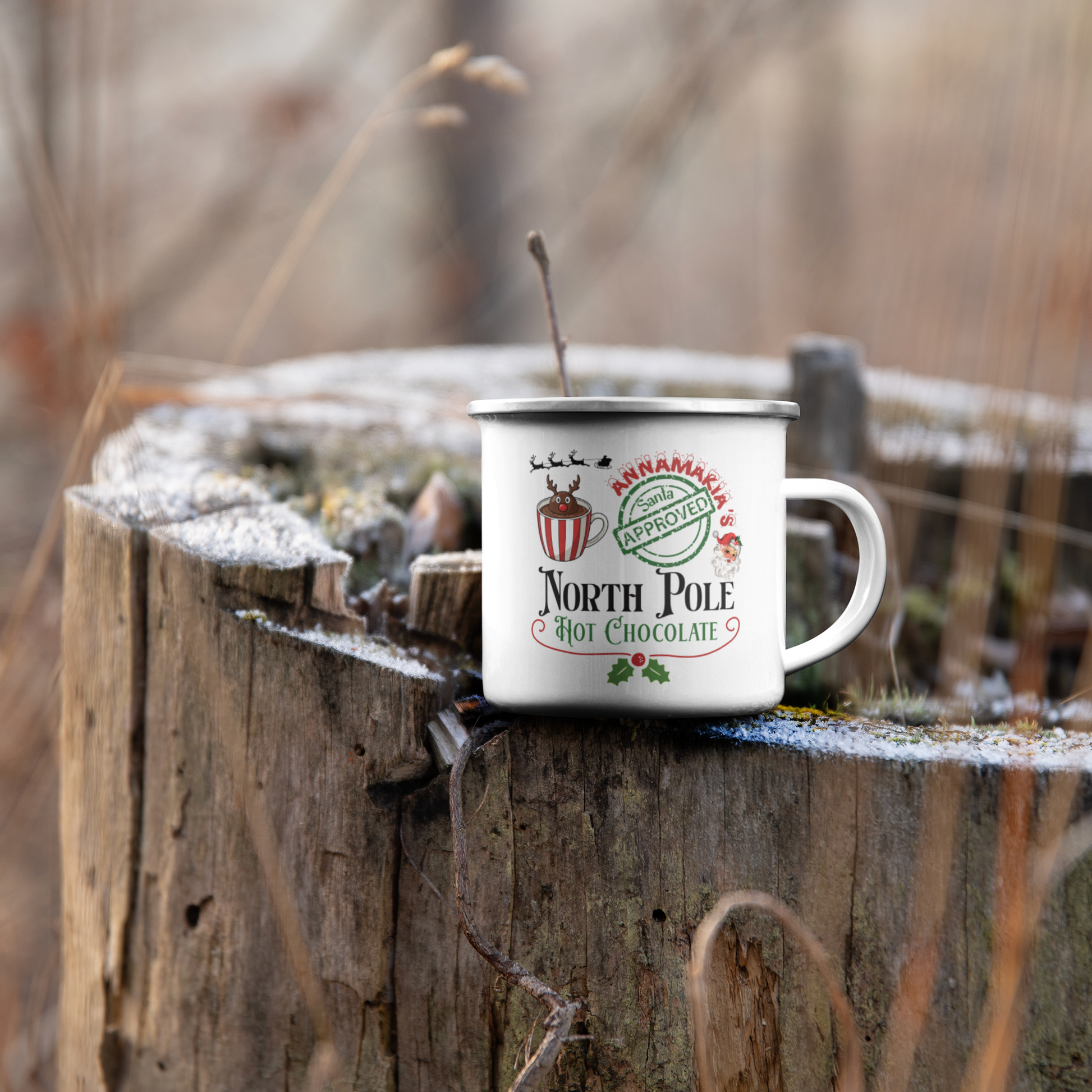 Christmas_Enamel_Mug_Hot_Chocolate_perso_CampingMugLifestyleStump_Mockup.png