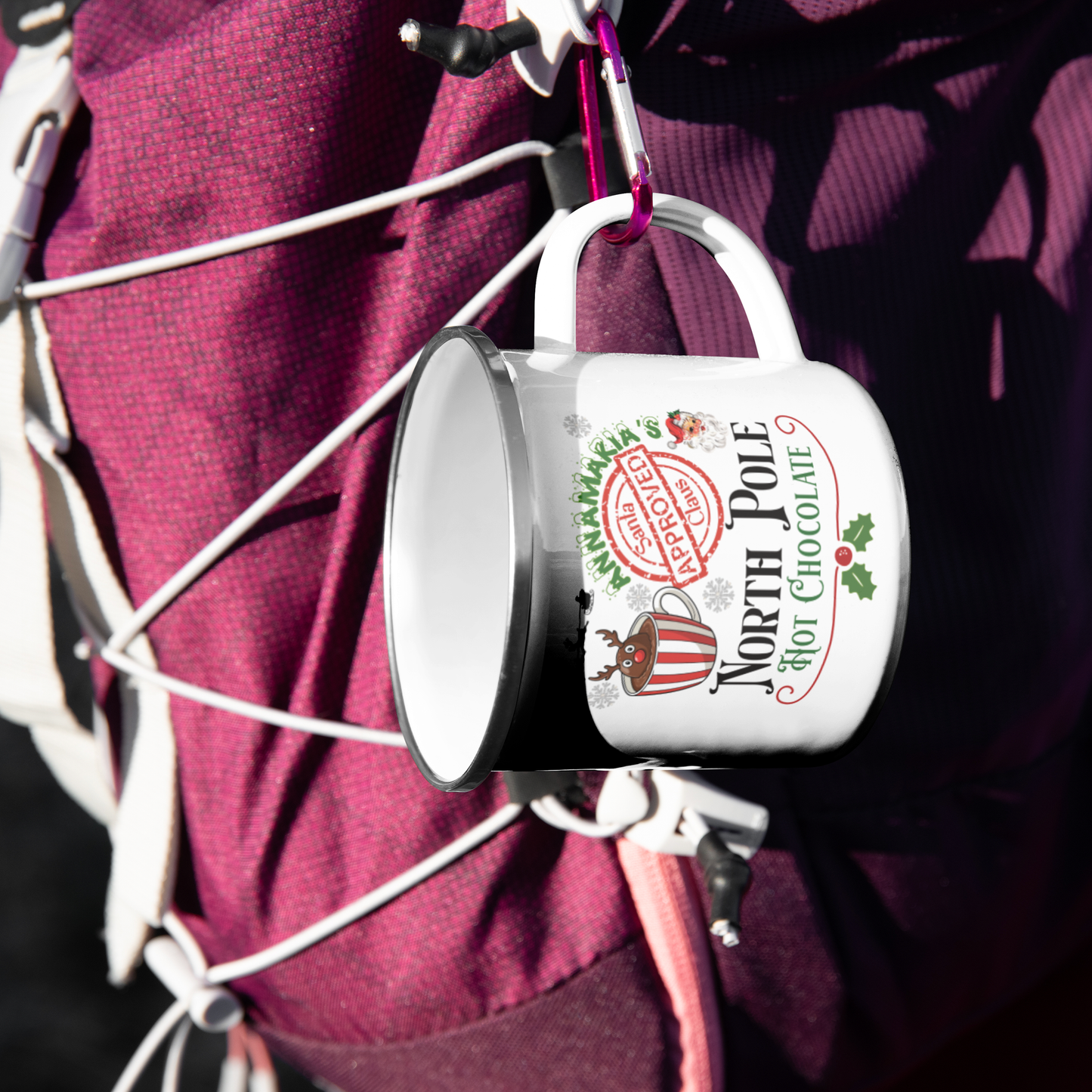 Hot_Chocolate_enamel_mug_Christmas_perso_CampingMugLifestyleBackpack_Mockup.png