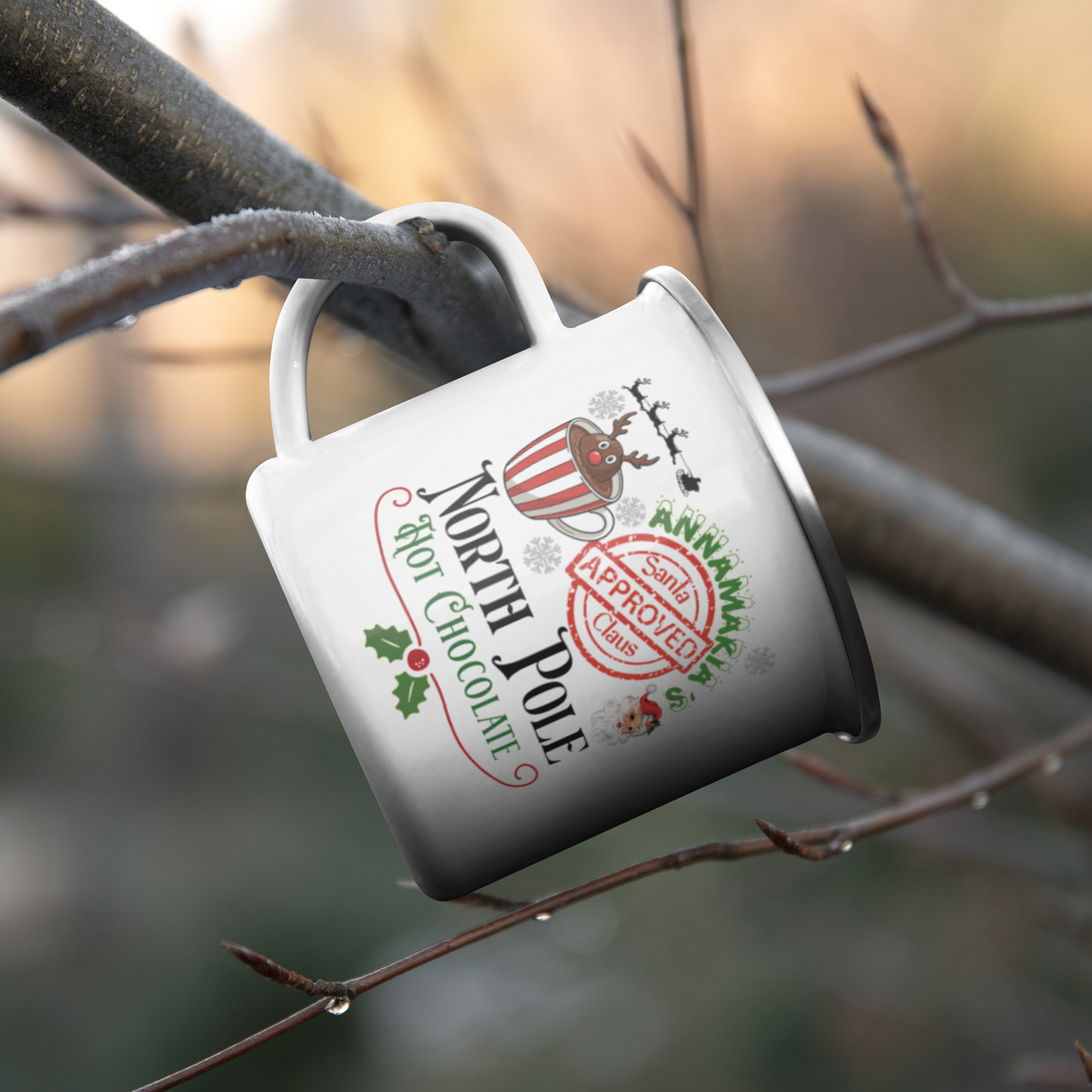 Hot_Chocolate_enamel_mug_Christmas_perso_CampingMugLifestyleHanginBranch_Mockup.png